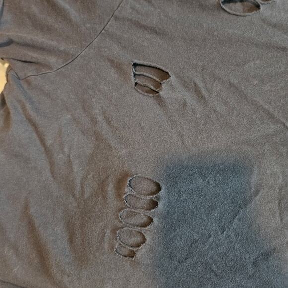 Love & Lazy Days T-Shirt Women's Small Gray Distressed Cropped Como La Flor XL - Picture 3 of 7